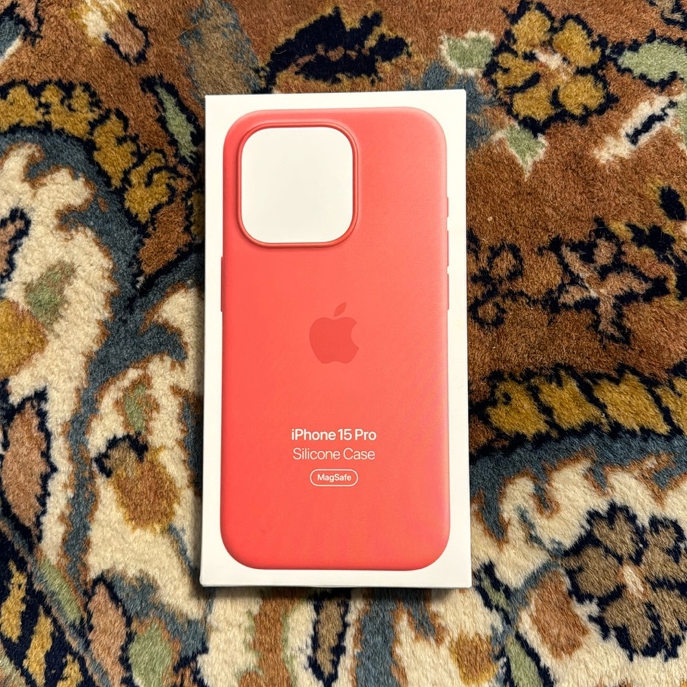 iPhone 15 Pro Silicone MagSafe Case